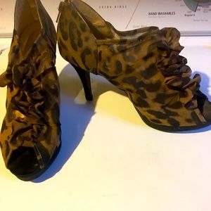 Ladies shoes